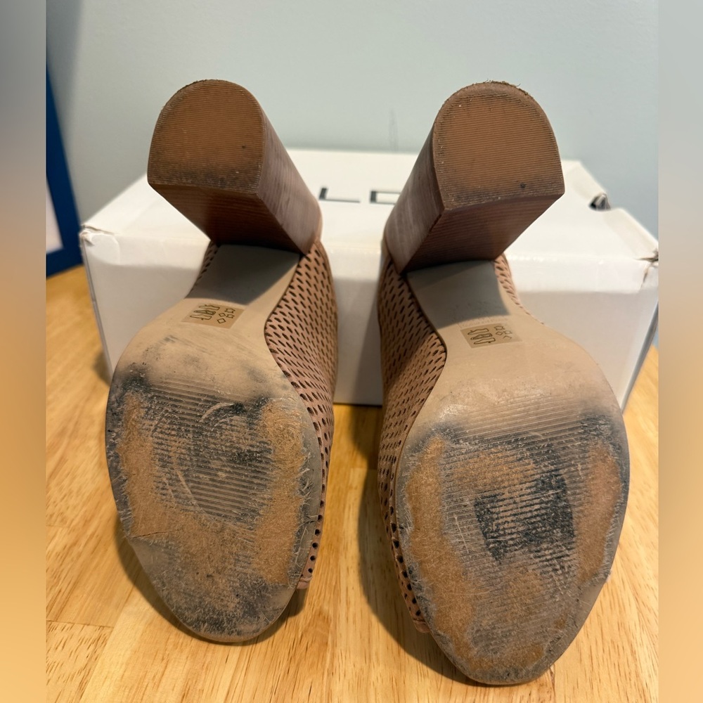 ALDO Tan Open-Toe Block Heel Mules - Picture 5 of 7